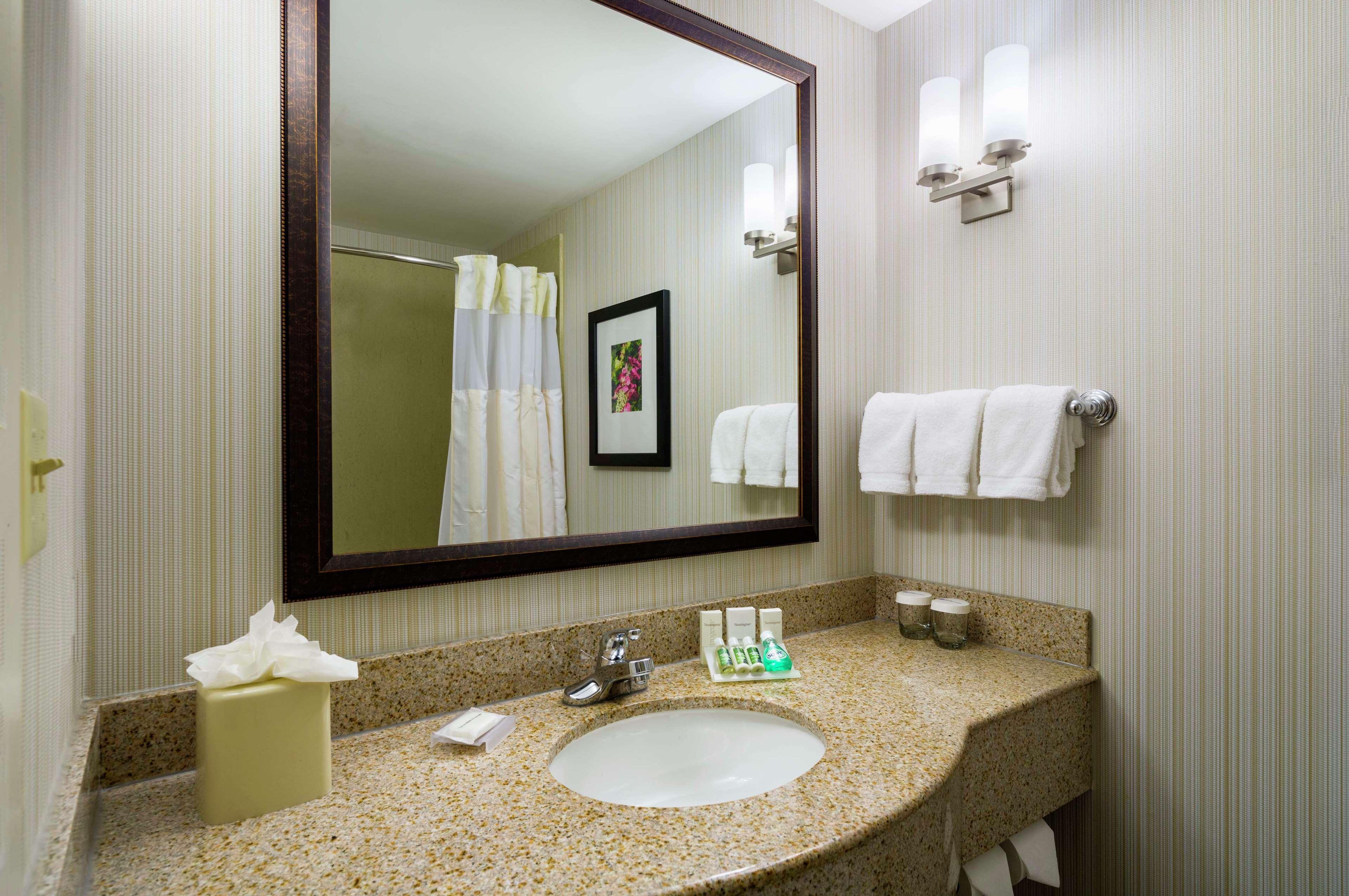Hilton Garden Inn Edison/Raritan Center Buitenkant foto