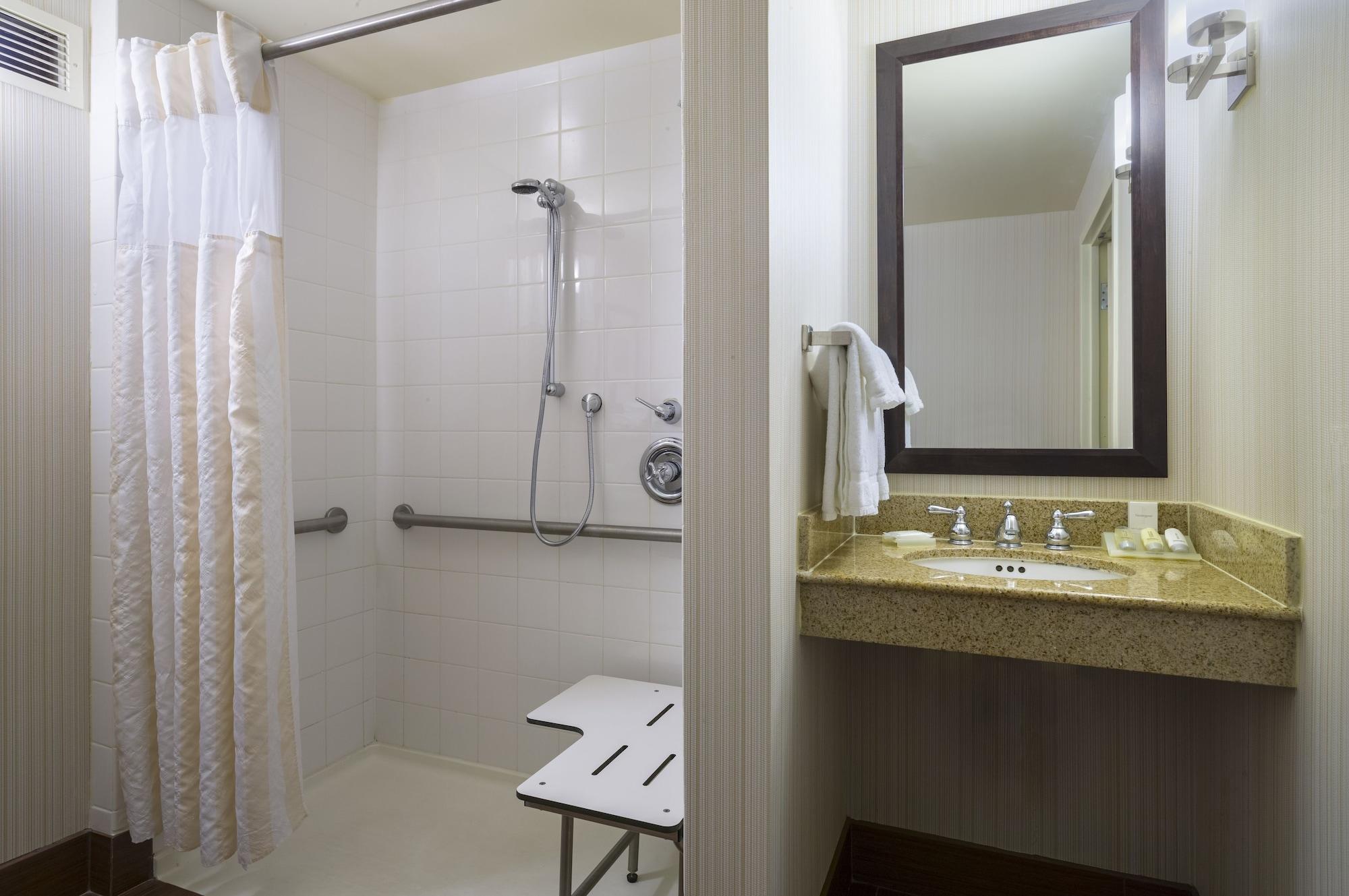 Hilton Garden Inn Edison/Raritan Center Buitenkant foto