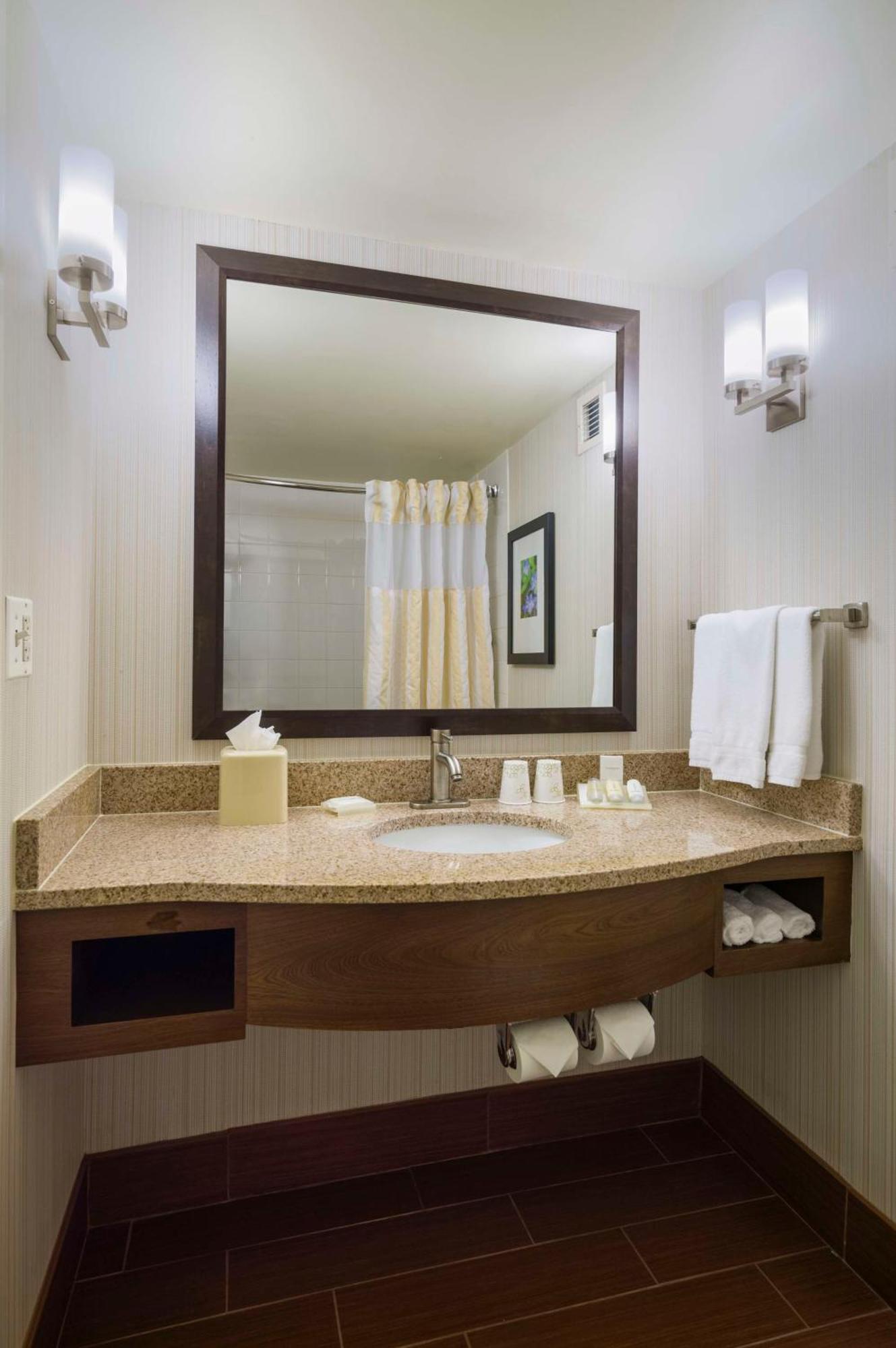 Hilton Garden Inn Edison/Raritan Center Buitenkant foto