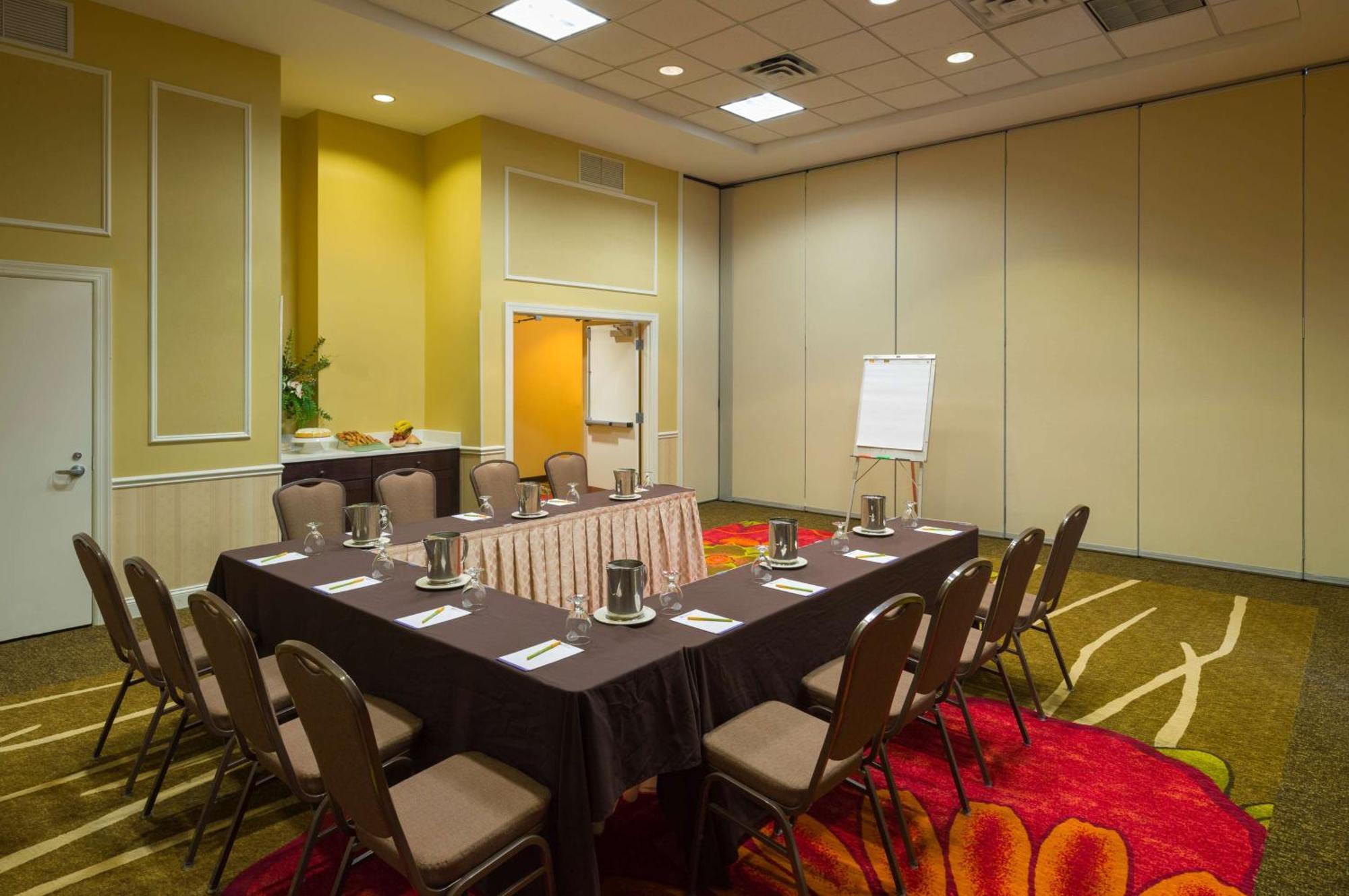 Hilton Garden Inn Edison/Raritan Center Buitenkant foto