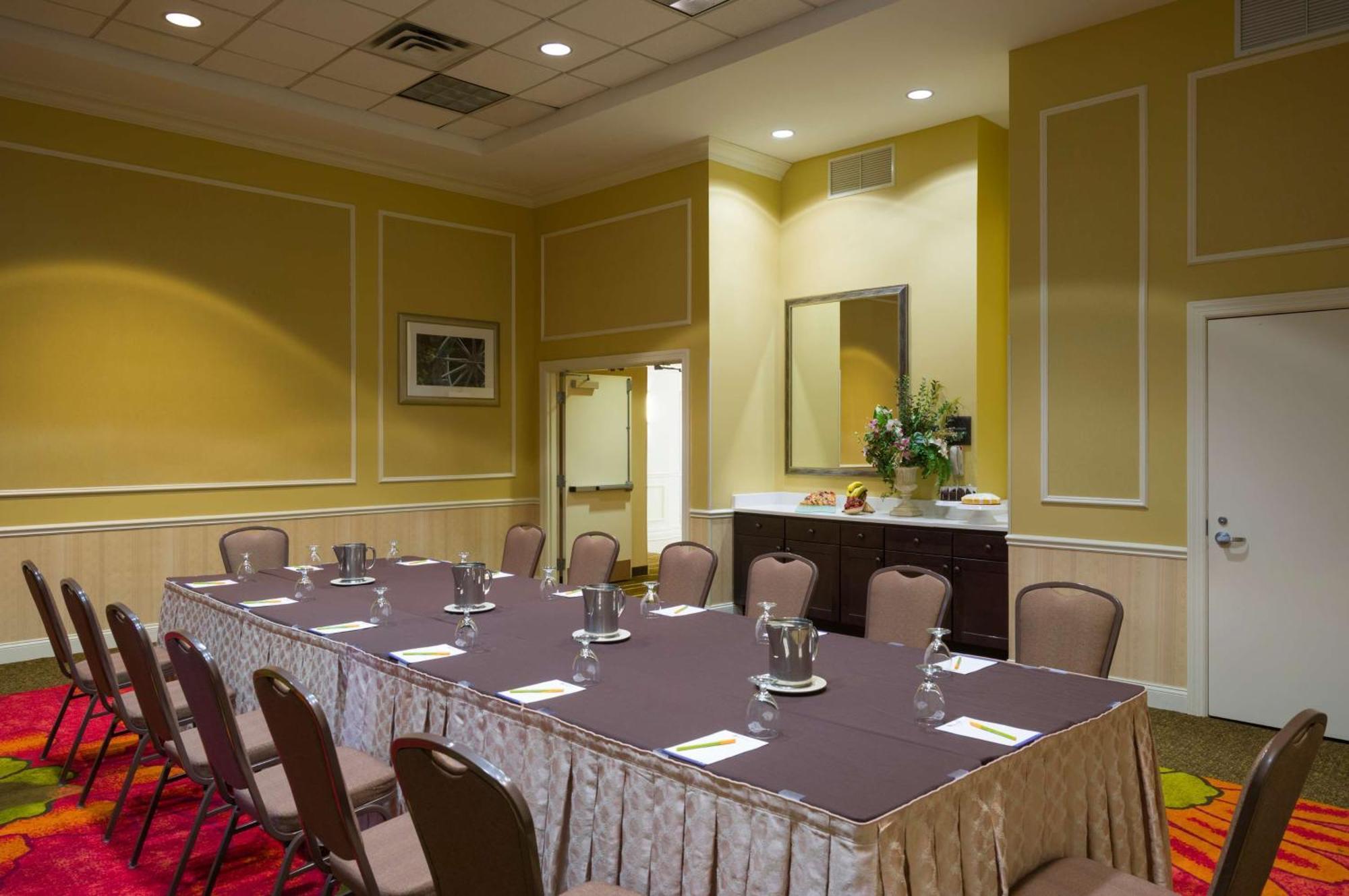 Hilton Garden Inn Edison/Raritan Center Buitenkant foto